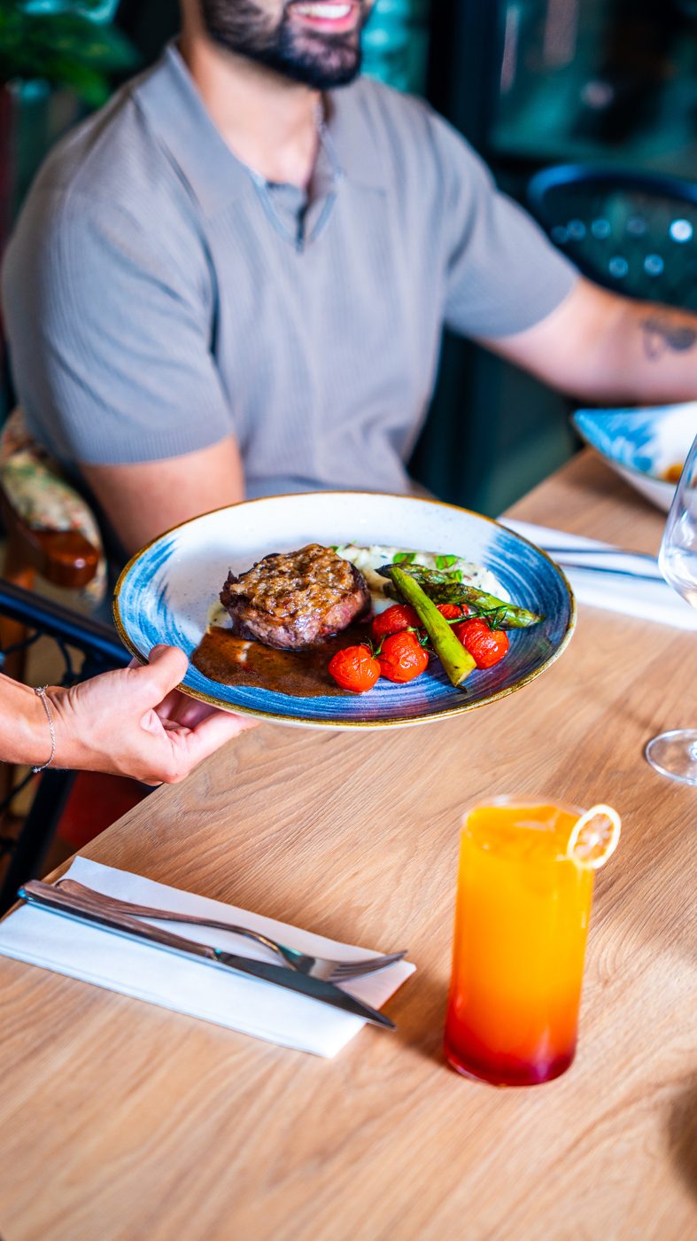 Carnès, contenus de lancement du restaurant réalisés par Yubi Com